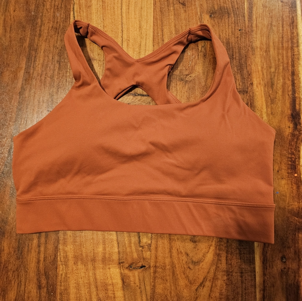 Iwa company Athletic top